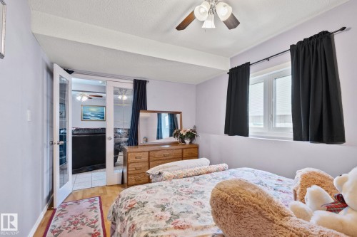 9615 175 Avenue, Edmonton, AB 