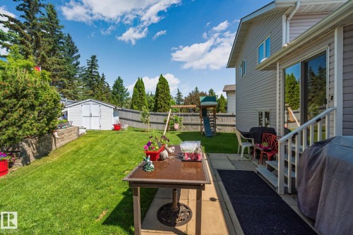 9615 175 Avenue, Edmonton, AB 