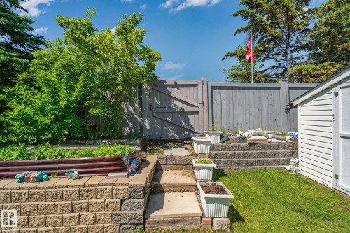 9615 175 Avenue, Edmonton, AB 