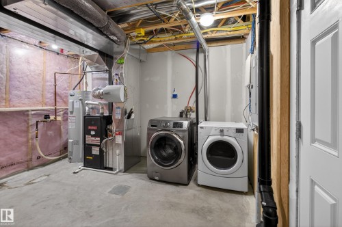 11 1140 Chappelle Boulevard, Edmonton, AB - Indoor Photo Showing Laundry Room