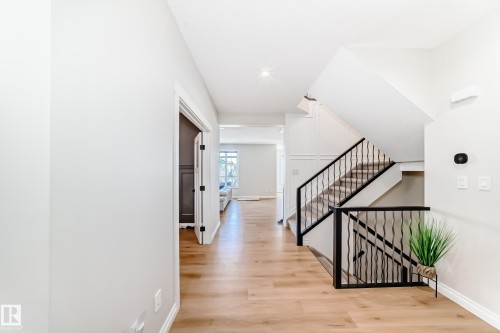 3230 Whitelaw Drive Nw, Edmonton, AB - Indoor Photo Showing Other Room