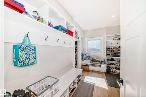3230 Whitelaw Drive Nw, Edmonton, AB - Indoor Photo Showing Other Room