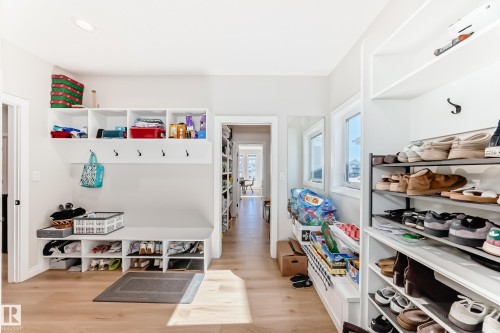 3230 Whitelaw Drive Nw, Edmonton, AB - Indoor Photo Showing Other Room