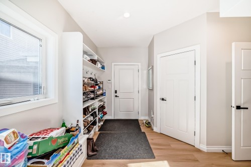 3230 Whitelaw Drive Nw, Edmonton, AB - Indoor Photo Showing Other Room