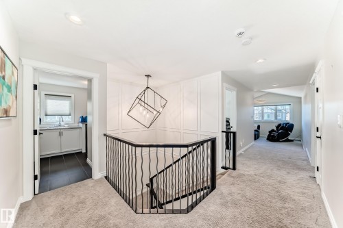 3230 Whitelaw Drive Nw, Edmonton, AB - Indoor Photo Showing Other Room