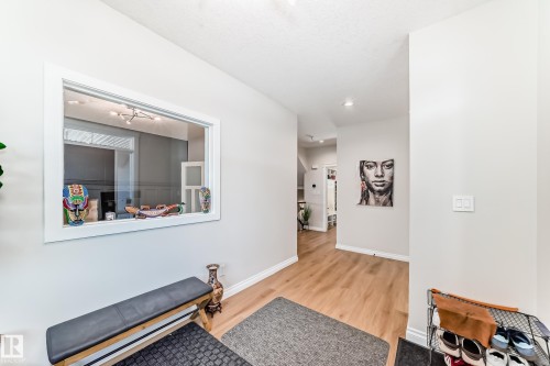 3230 Whitelaw Drive Nw, Edmonton, AB - Indoor Photo Showing Other Room
