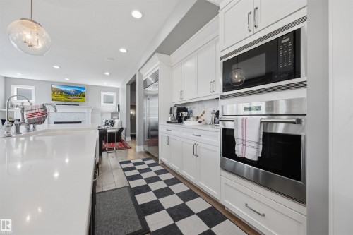1305 Hainstock Way, Edmonton, AB 