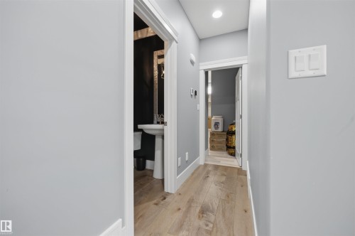 1305 Hainstock Way, Edmonton, AB 