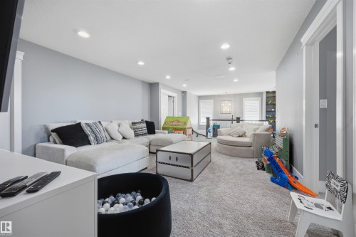 1305 Hainstock Way, Edmonton, AB 