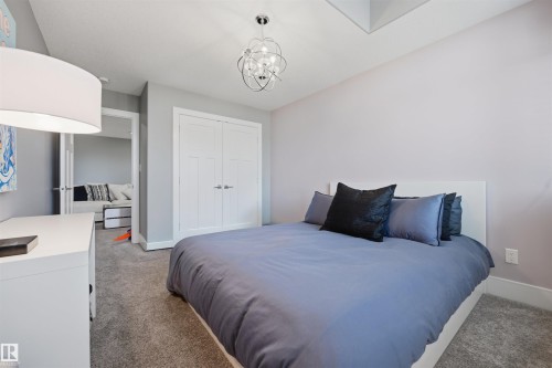 1305 Hainstock Way, Edmonton, AB 