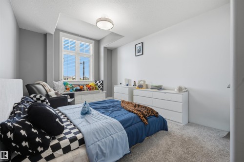 1305 Hainstock Way, Edmonton, AB 