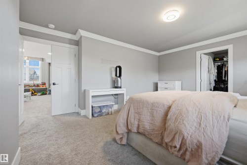 1305 Hainstock Way, Edmonton, AB 