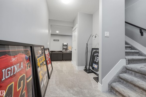 1305 Hainstock Way, Edmonton, AB 