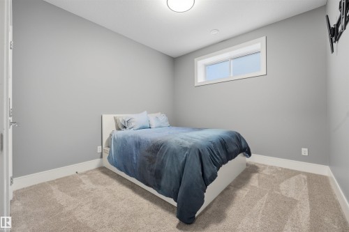 1305 Hainstock Way, Edmonton, AB 