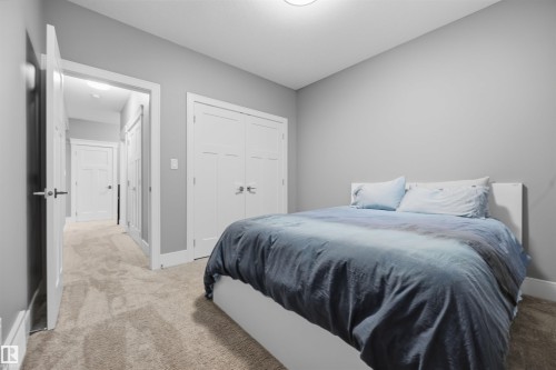 1305 Hainstock Way, Edmonton, AB 