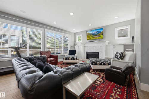 1305 Hainstock Way, Edmonton, AB 