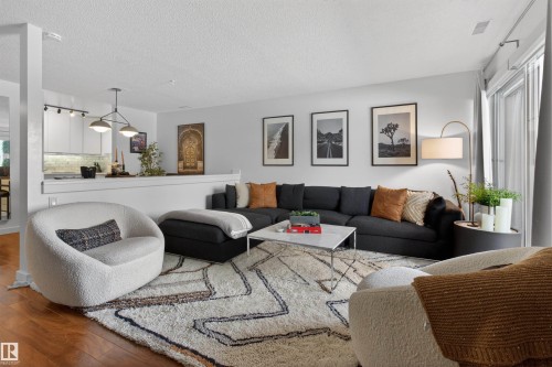 305 10026 112 Street, Edmonton, AB 