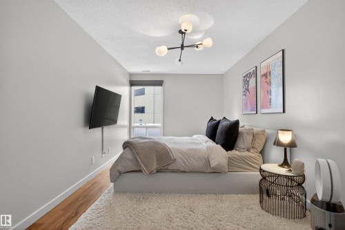 305 10026 112 Street, Edmonton, AB 