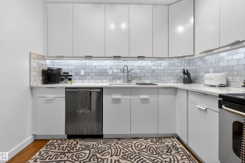 305 10026 112 Street, Edmonton, AB 