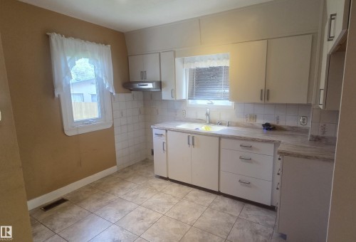 11909 83 Street, Edmonton, AB 