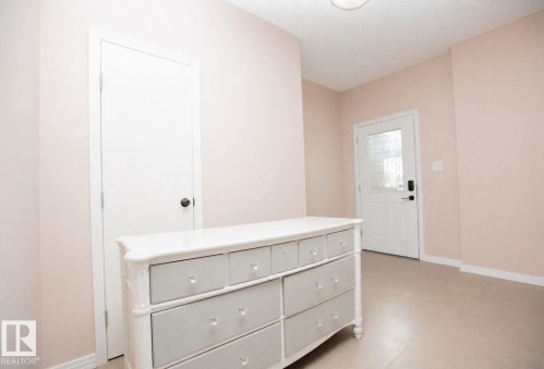 Image quality insufficient for description - 8 Meadowlink Common, Spruce Grove, AB 