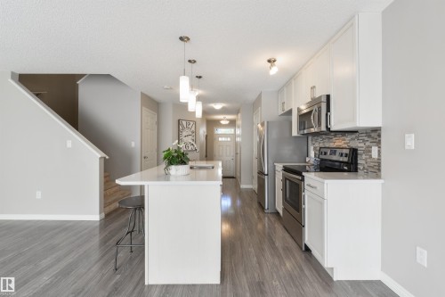 2315 68 Street, Edmonton, AB 