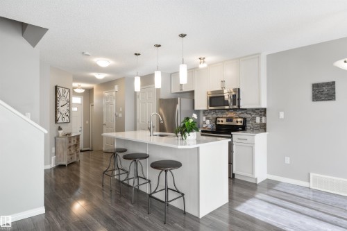 2315 68 Street, Edmonton, AB 