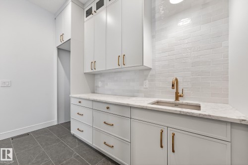 14004 89A Avenue, Edmonton, AB 