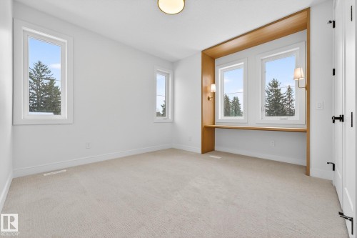 14004 89A Avenue, Edmonton, AB 