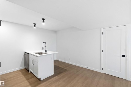 8522 8524 84 Avenue, Edmonton, AB 