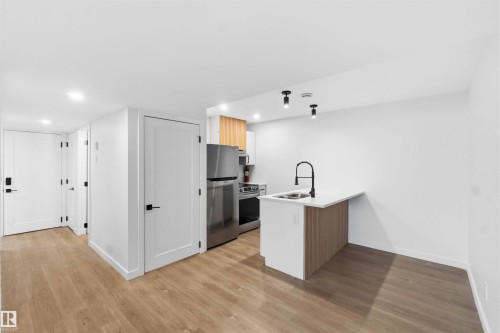 8522 8524 84 Avenue, Edmonton, AB 