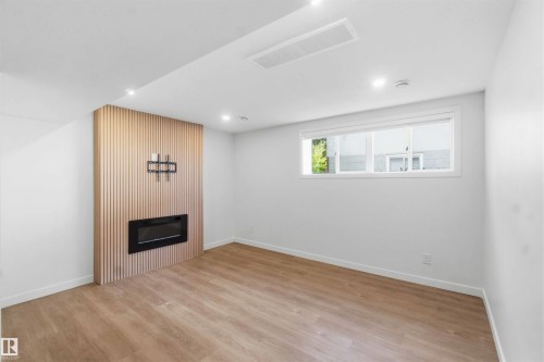 8522 8524 84 Avenue, Edmonton, AB 