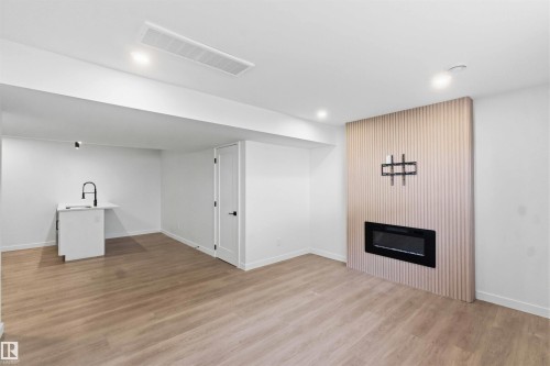 8522 8524 84 Avenue, Edmonton, AB 