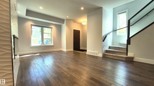 11246 78 Avenue, Edmonton, AB 