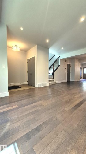 11246 78 Avenue, Edmonton, AB 