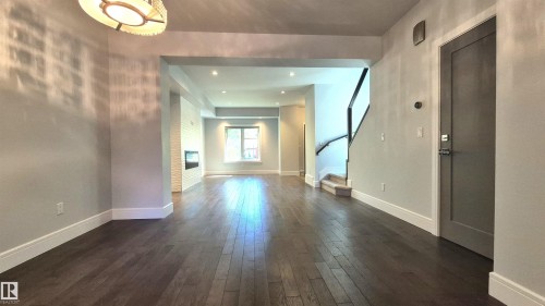 11246 78 Avenue, Edmonton, AB 