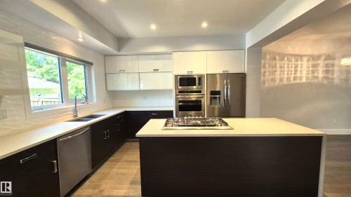 11246 78 Avenue, Edmonton, AB 