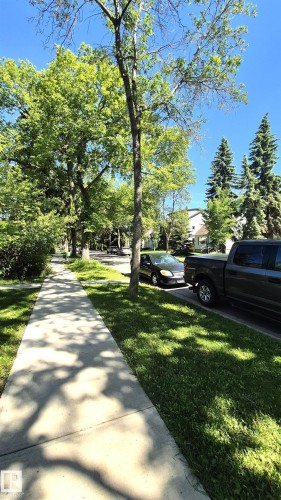 11246 78 Avenue, Edmonton, AB 