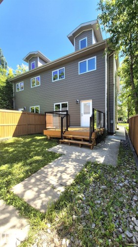 11246 78 Avenue, Edmonton, AB 