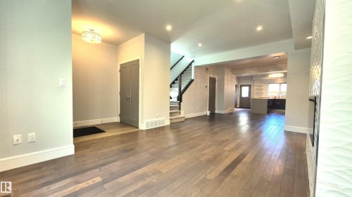 11246 78 Avenue, Edmonton, AB 