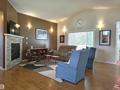 3901 44A Avenue, Drayton Valley, AB 