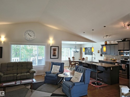 3901 44A Avenue, Drayton Valley, AB 