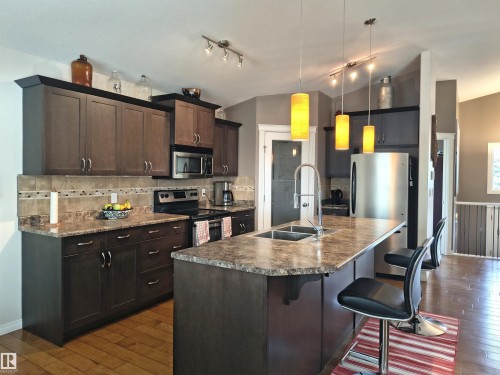 3901 44A Avenue, Drayton Valley, AB 