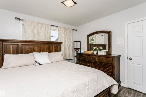 13104 128 Avenue, Edmonton, AB 
