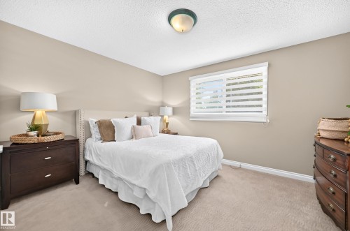 16024 78 Avenue, Edmonton, AB 