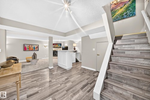 16024 78 Avenue, Edmonton, AB 