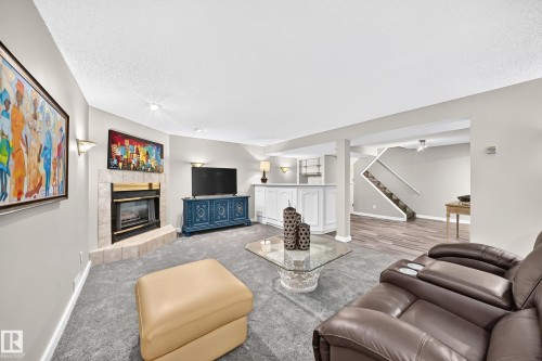16024 78 Avenue, Edmonton, AB 