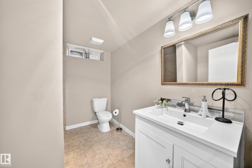 16024 78 Avenue, Edmonton, AB 