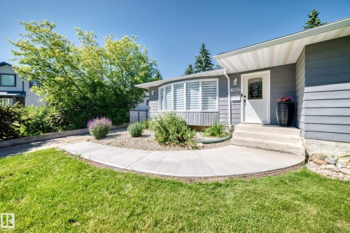 16024 78 Avenue, Edmonton, AB 