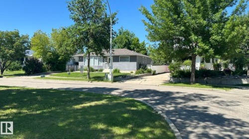 16024 78 Avenue, Edmonton, AB 
